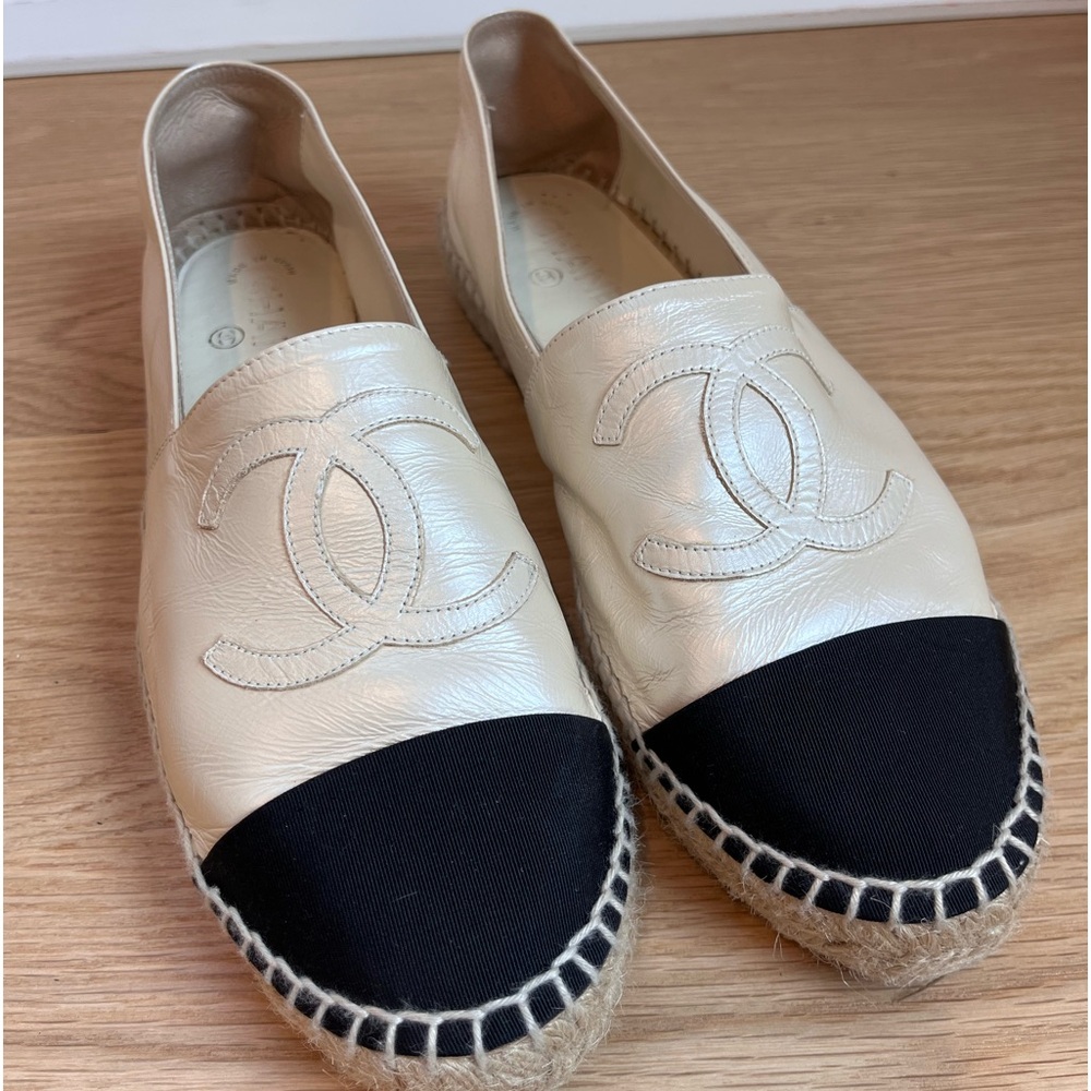 Chanel espadrilles- pearl white leather and black. Size 39
